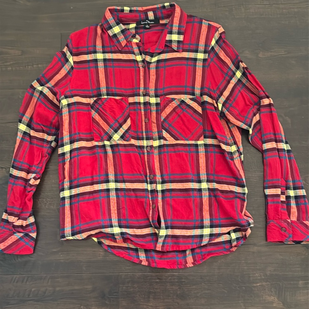 Love Tree long sleeve plaid button down shirt 
Size large